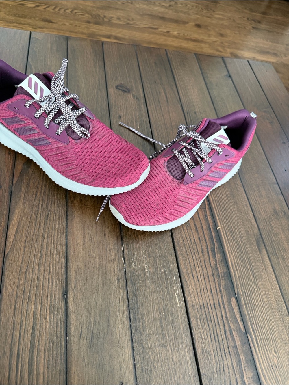 Adidas Womens
Alphabounce Instinet W
burgundy